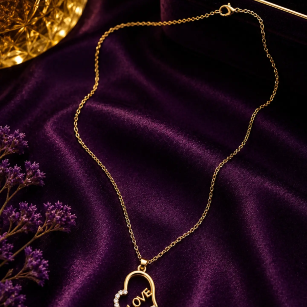 Gold-Plated Love Heart Pendant Necklace for Women – Sparkling Crystal Heart Necklace, Elegant Jewelry Gift